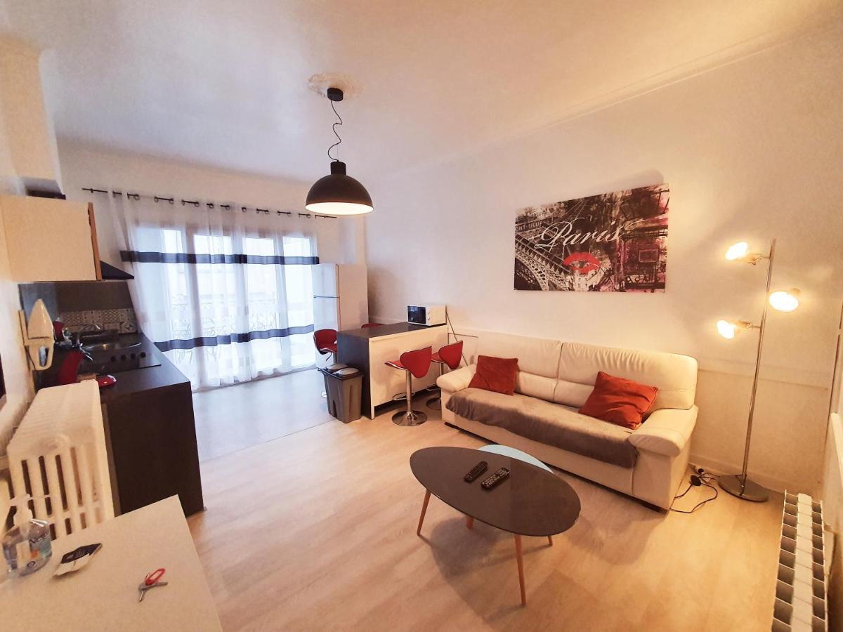 grand T3 avec terrasse CENTRE VILLE Bellac Esterno foto